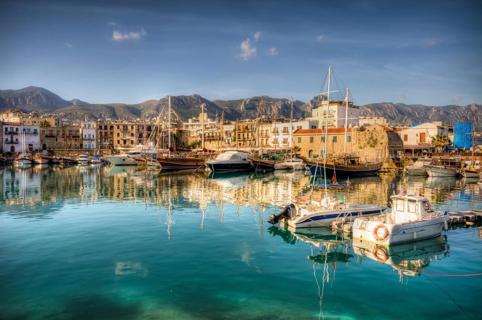 توقعات بإضافة قبرص إلى القائمة الخضراء للملكة المتحدة هذا الأسبوع 