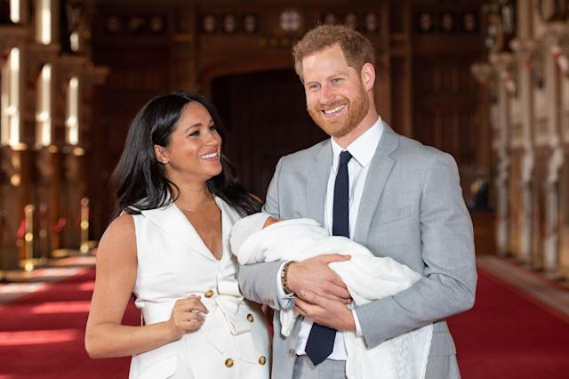 ميغان ماركل تشارك أول صورة للطفل ليليبت مع العائلة المالكة عبر WhatsApp