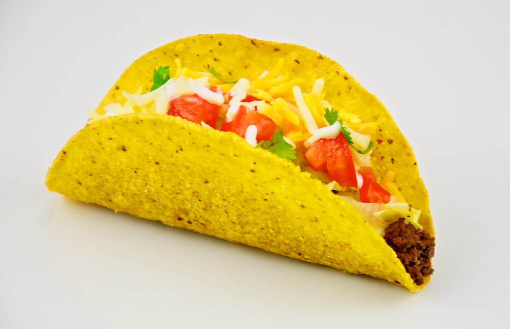 Taco Taco Bellيوزعون تاكو مجاني اليوم في جميع فروع المملكة المتحدة