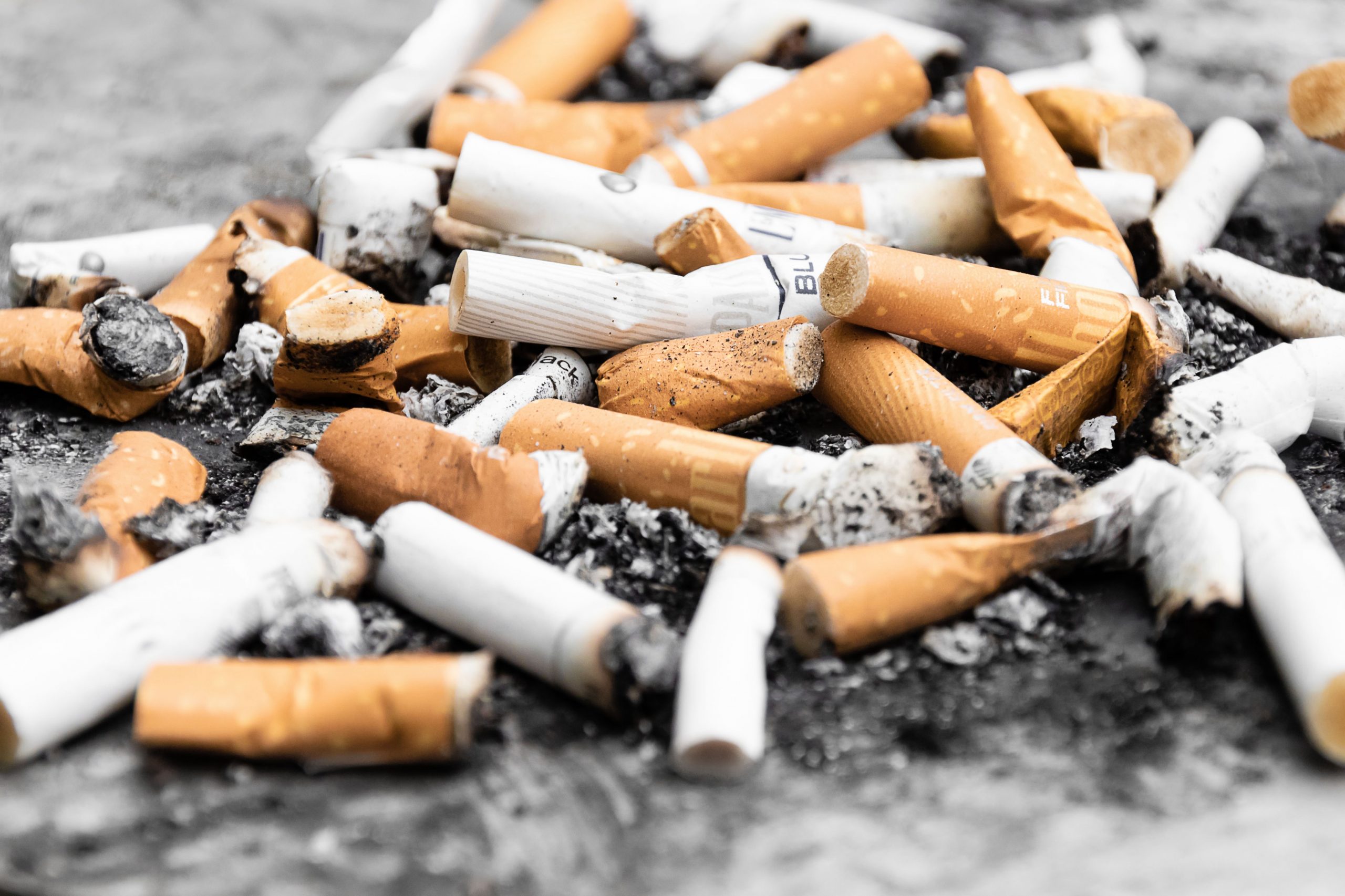 تخطط الحكومة لمنع الأشخاص تحت 21 عام من شراء السجائر!