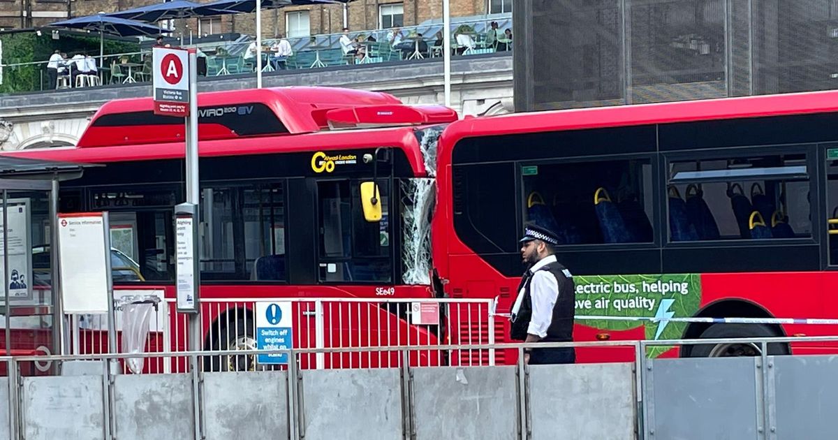 موت امرأة في الثلاثينيات من عمرها بعد أن صدمتها حافلة في لندن