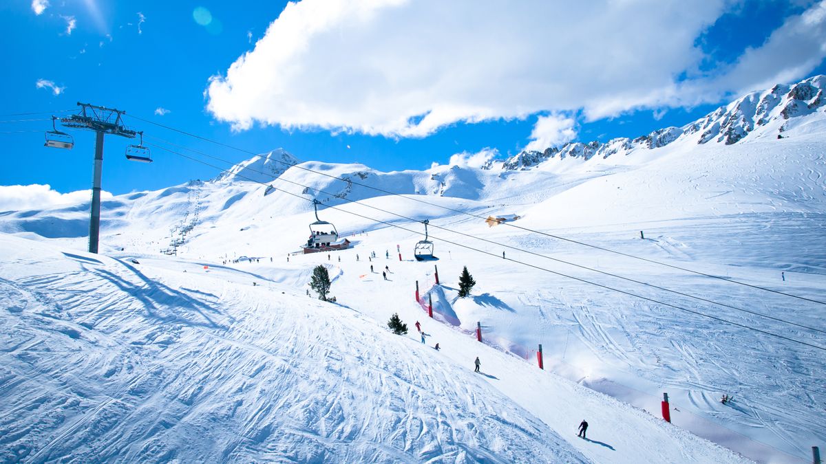 تخفيضات هائلة من Crystal Ski على عطلات تزلج 2022 بأسعار تبدأ من 340 باوند