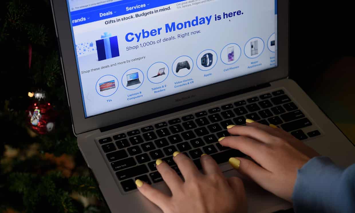 تحذر الشرطة المتسوقين من كوارث احتيال الجمعة السوداء وCyber Monday