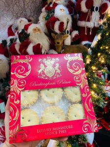 سلة عيد الميلاد الخاصة بقصر باكنغهام