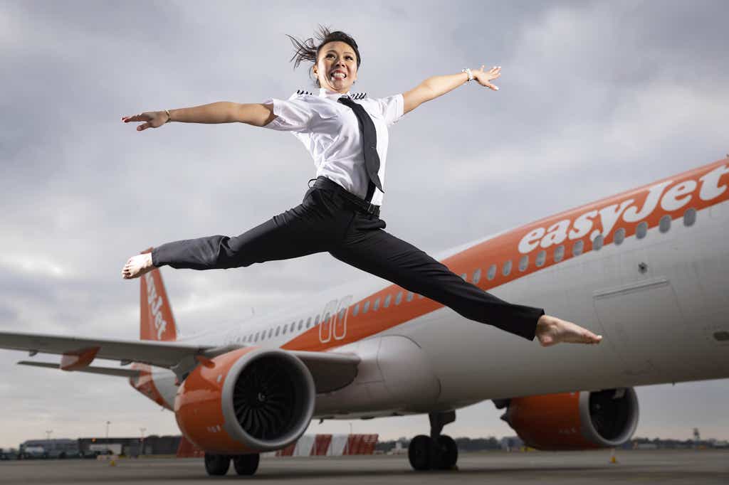 أطلقت easyJet حملة لتوظيف 1000 طيار مع التركيز على جذب نساء أكثر للمهنة!