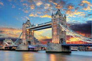 اماكن سياحية في لندن للاطفال: زيارة Tower Bridge