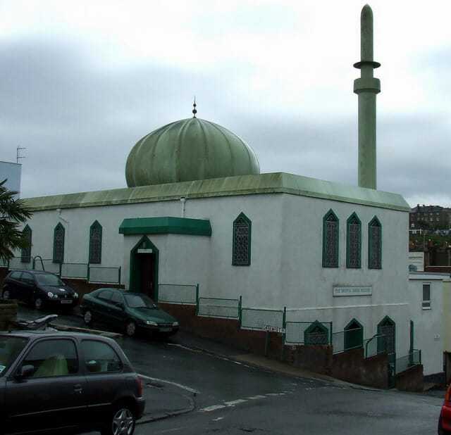 مسجد بريستول الجامع (Bristol Jamia Mosque), أجمل وأكبر 10 مساجد للمسلمين في لندن