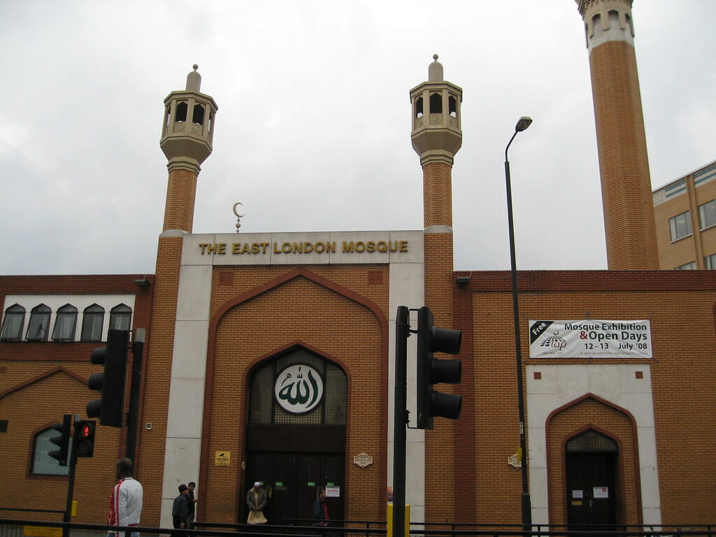 مسجد شرق لندن (East London Mosque), أجمل وأكبر 10 مساجد للمسلمين في لندن