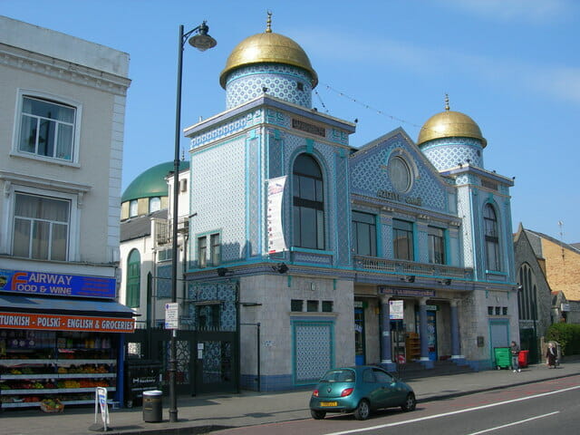 مسجد العزيزية (Aziziye Mosque), أجمل وأكبر 10 مساجد للمسلمين في لندن