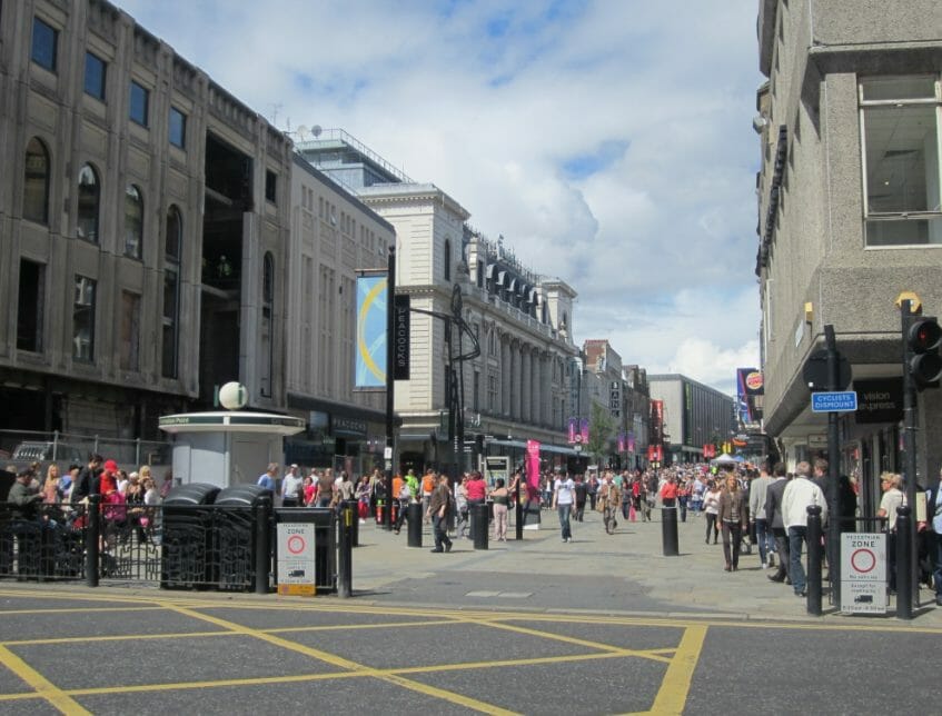 أفضل خيارات السكن في نيوكاسل: دليل كامل صورة ل Northumberland Street و هو احد أماكن التسوق في نيوكاسل