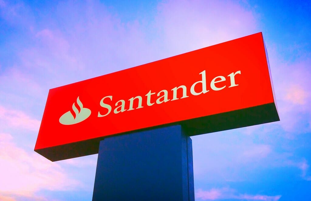بنك Santander يقدم 200£ لعملائه