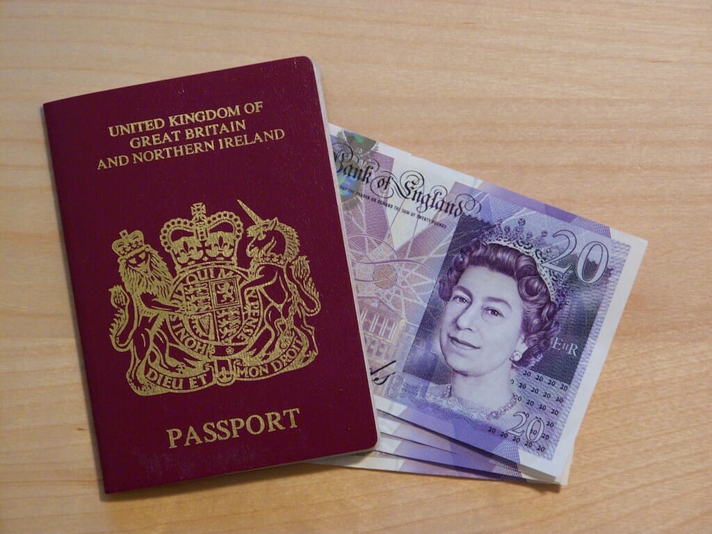 تكلفة الحصول على جواز السفر البريطاني