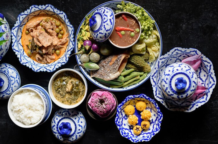 صورة لأطباق طعام مغربي في أحد أفضل مطاعم عربية في لندن