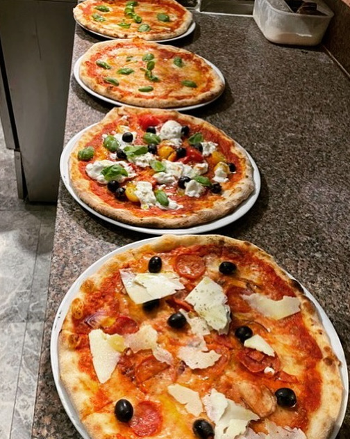 صورة لطبق من اطباق مطعم Nenno Pizza والذي يعد افضل مطعم بيتزا في لندن