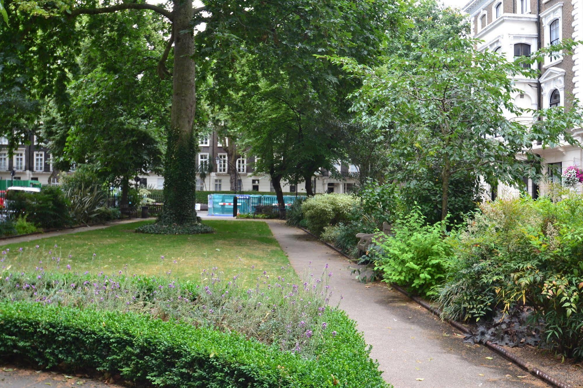 حديقة بادينغتون لندن العائمة Paddington Floating Pocket Park