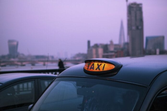 حدود السرعة في بريطانيا مدمرة لسائقي سيارات الأجرة