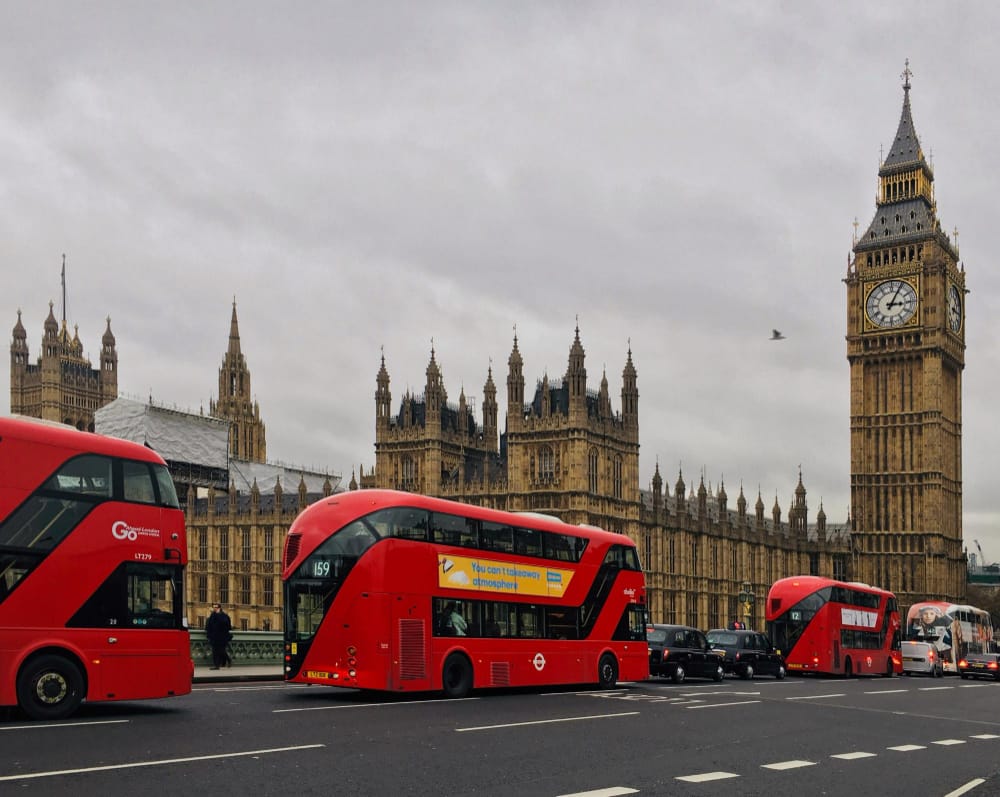 القيادة في بريطانيا