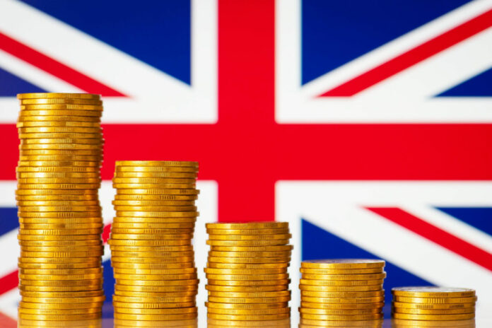 زيادات ضريبة المجلس تهدد ملايين الأسر في بريطانيا