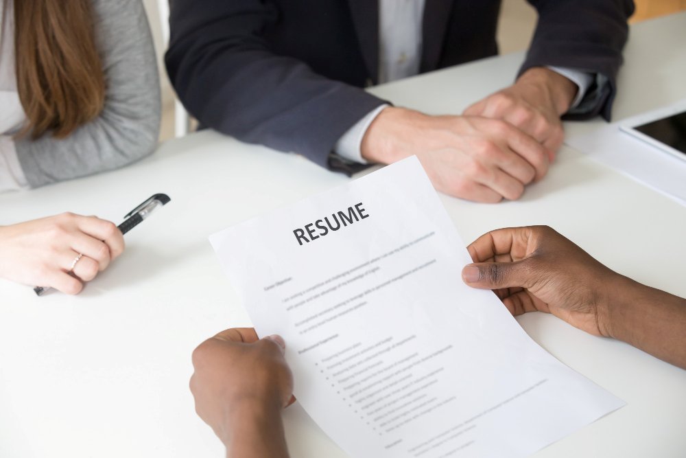دليل وكالة Hays Recruitment London للباحثين عن عمل في بريطانيا
